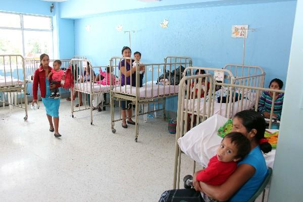 Pediatría del hospital de Jalapa está saturada.