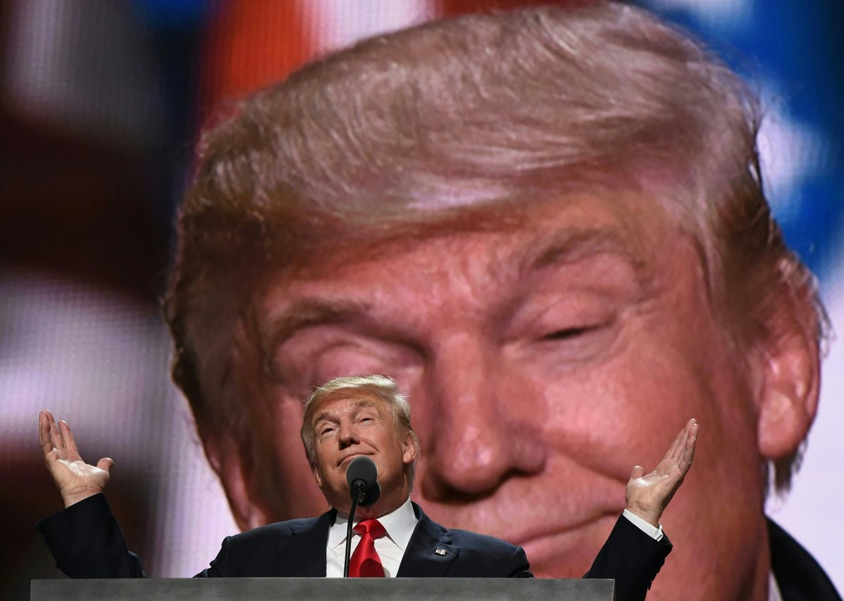 El gran dilema que presenta la futura Administración de Trump, es si su discurso electoralista se va a quedar en eso o pasará  a la realidad. (Foto Prensa Libre. AFP)