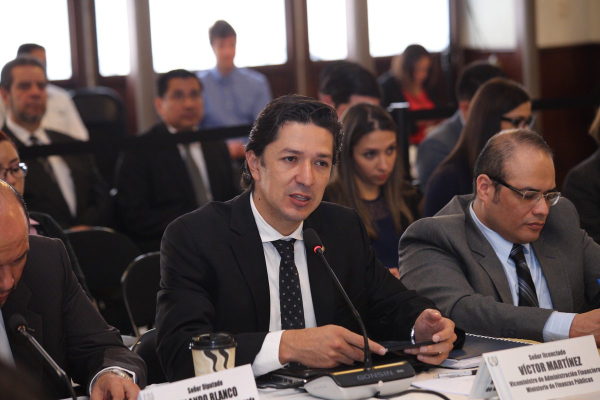 El ministro de Finanzas Víctor Martínez, señaló que el techo presupuestario del 2019 puede sufrir una rebaja pero no mayor a Q1 mil 185 millones. (Foto Prensa Libre: Hemeroteca PL)
