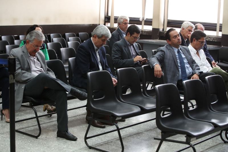 Empresarios condenados en el caso Construcción y Corrupción durante la audiencia de este miércoles. (Foto Prensa Libre: Paulo Raquec).