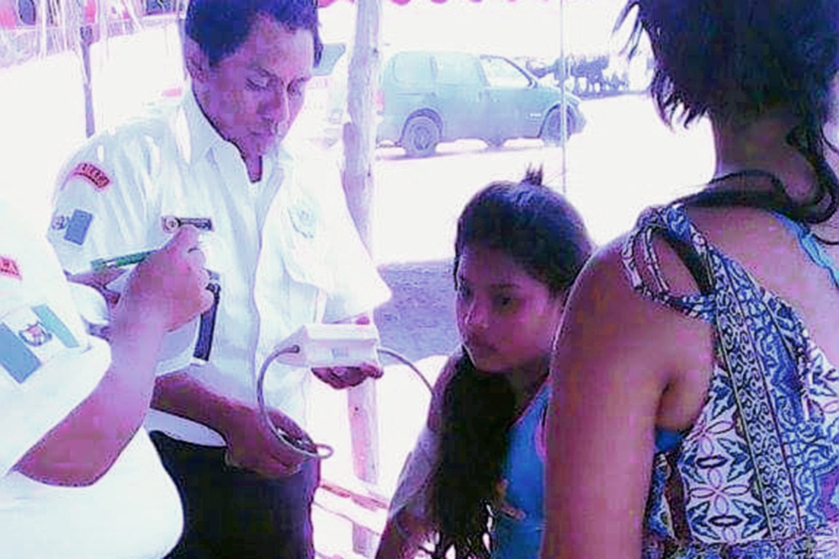 Familiares de  los desaparecidos esperan encontrarlo sanos y salvos. (Foto Prensa Libre: Oswaldo Cardona)
