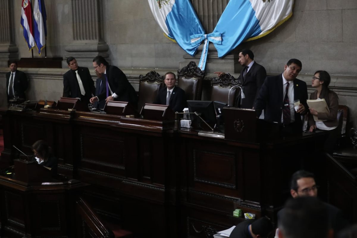 El Congreso aprobó un préstamo y parte de los fondos serán utilizados para atender a las víctimas del Volcán de Fuego. (Foto Prensa Libre: Érick Ávila)