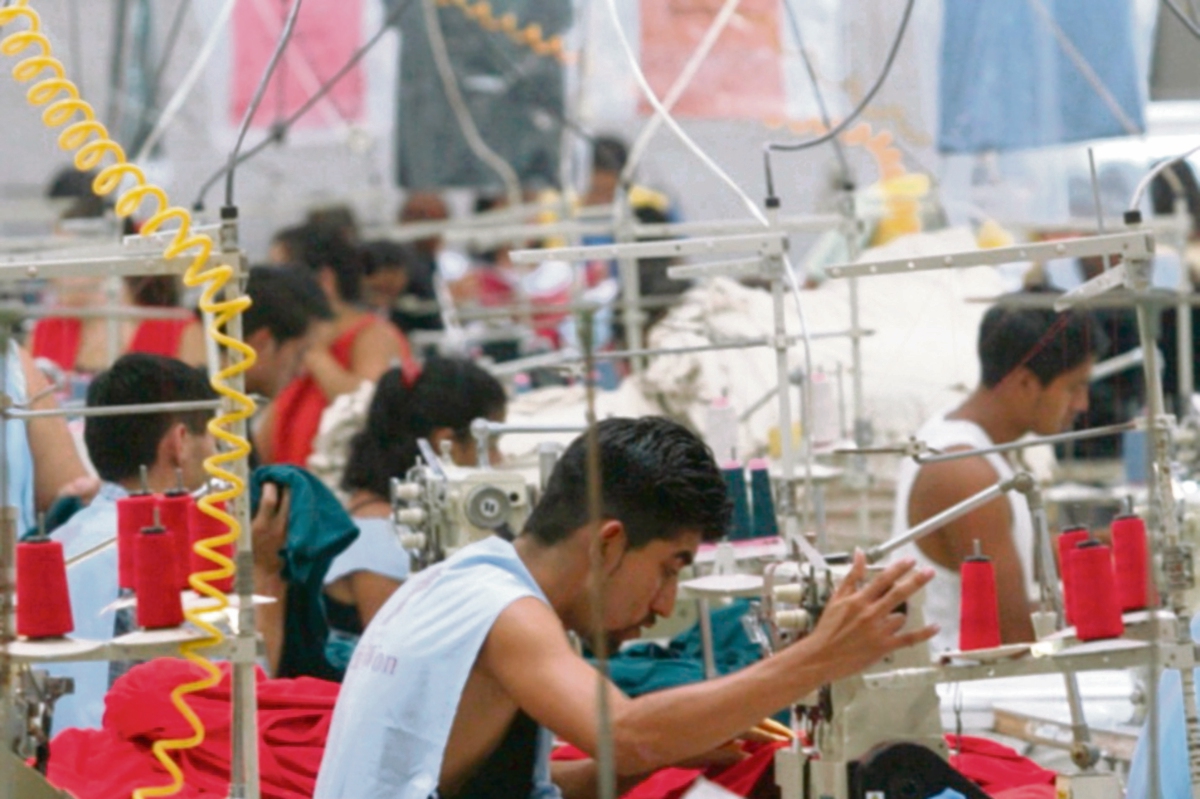 Los cambios a la iniciativa de ley mantienen beneficios fiscales a empresas de vestuario y textiles por 10 años. (FOTO PRENSA LIBRE:  ESBIN GARCIA)