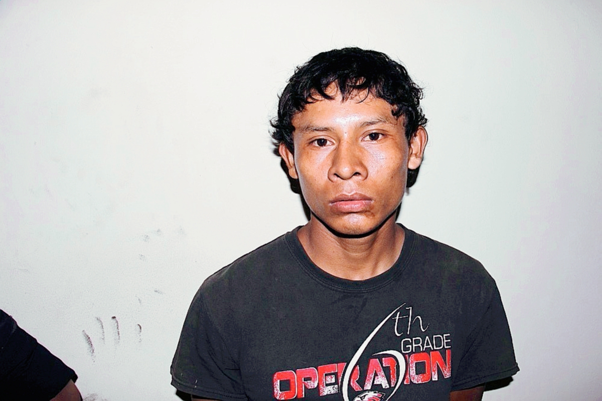 Arnoldo Eduardo  Gómez Salacán fue capturado por la PNC en Masagua, Escuintla, sindicado de abusar de una niña de 7 años.  (Foto Prensa Libre: PNC)
