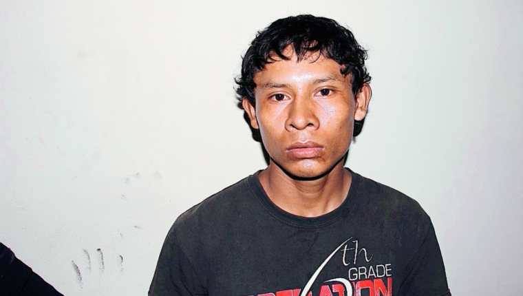 Arnoldo Eduardo  Gómez Salacán fue capturado por la PNC en Masagua, Escuintla, sindicado de abusar de una niña de 7 años.  (Foto Prensa Libre: PNC)