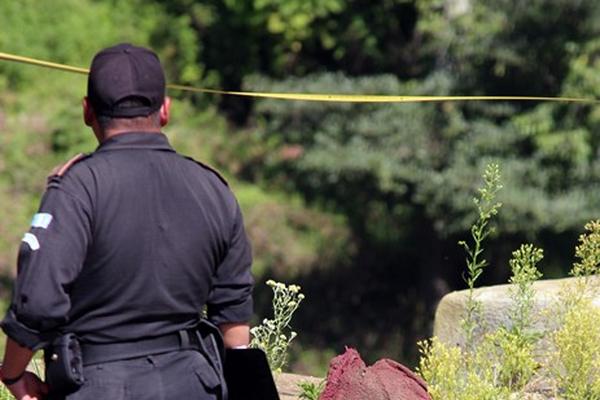 Como Reina Juliana Ramón Elías, de 46 años, fue identificada  la mujer hallada  en una represa de Cantel, Quetzaltenango. (Foto Prensa Libre: Carlos Ventura)