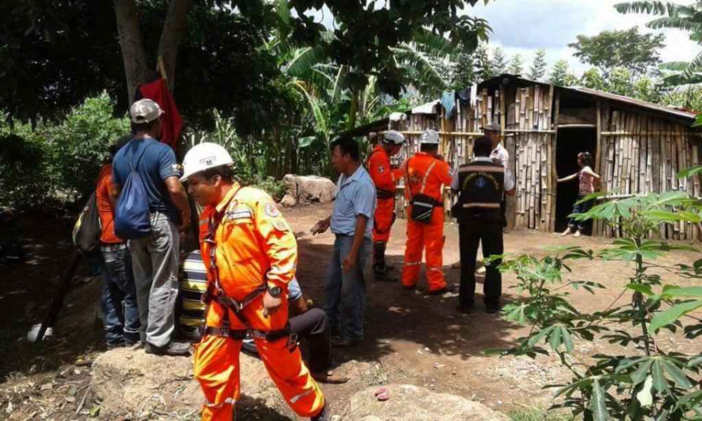 Vivienda de donde fueron rescatados una mujer y cinco de sus hijos en Conguaco, Jutiapa. (Foto Prensa Libre: Óscar González).