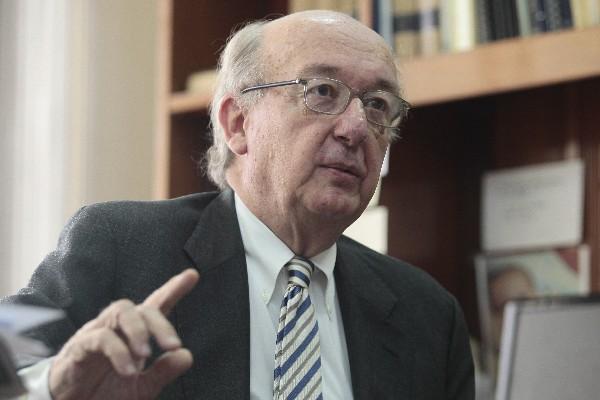 Jorge Asensio Aguitre, miembro de la Junta Directiva de Puerto Barrios, asegura que la propuesta que se hará al Estado será buena. Además, destacó que el modelo en Puerto Barrios es el mejor ejemplo de una alianza público-privada. (Foto Prensa Libre: Álvaro Interiano)