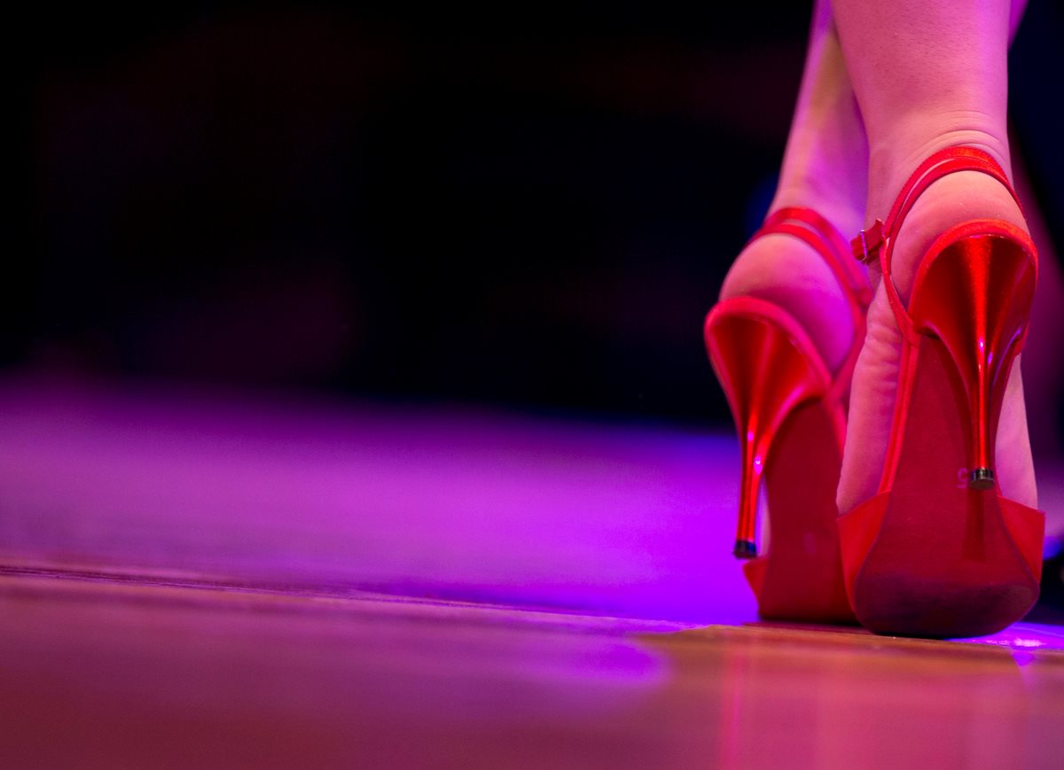 Ilustración. Francia dará oportunidades a sexoservidoras para que dejen esa actividad. (Foto Prensa Libre: AP).