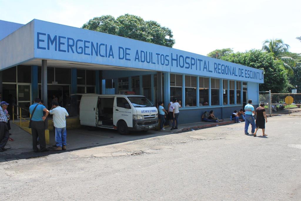 Víctima pereció durante su traslado al Hospital Nacional de Escuintla. (Foto Prensa Libre: Carlos Paredes)