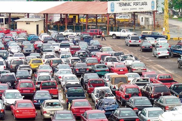 Los vehículos importados tendrán un mayor control de ingreso. (Foto Prensa Libre: Hemeroteca PL)