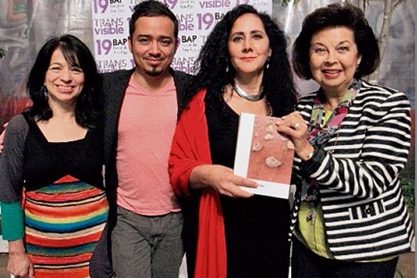 Rosina Cazali, Pablo Ramírez,  Cecilia Fajardo Hill e Isabel Paiz de Serra, directora de la Fundación Paiz. (Foto Prensa Libre: Edwin Castro)