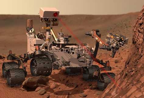 Curiosity se posó en un cráter marciano en agosto del 2012 y ha pasado los últimos meses dirigiéndose hacia su destino final: el Monte Sharp. (Foto Prensa Libre: Archivo)