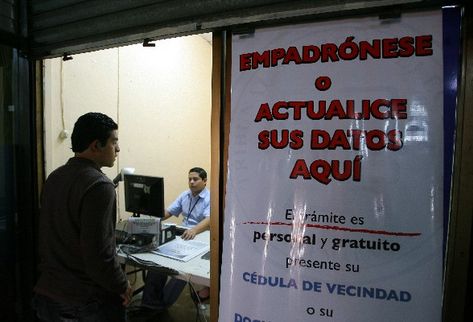 El TSE contratará a empleados temporales para distintas funciones, incluido el empadronamiento.