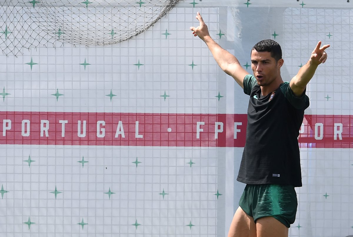Cristiano Ronaldo fue determinante en la clasificación lusa hacia los octavos de final del Mundial de Rusia 2018. (Foto Prensa Libre: AFP)