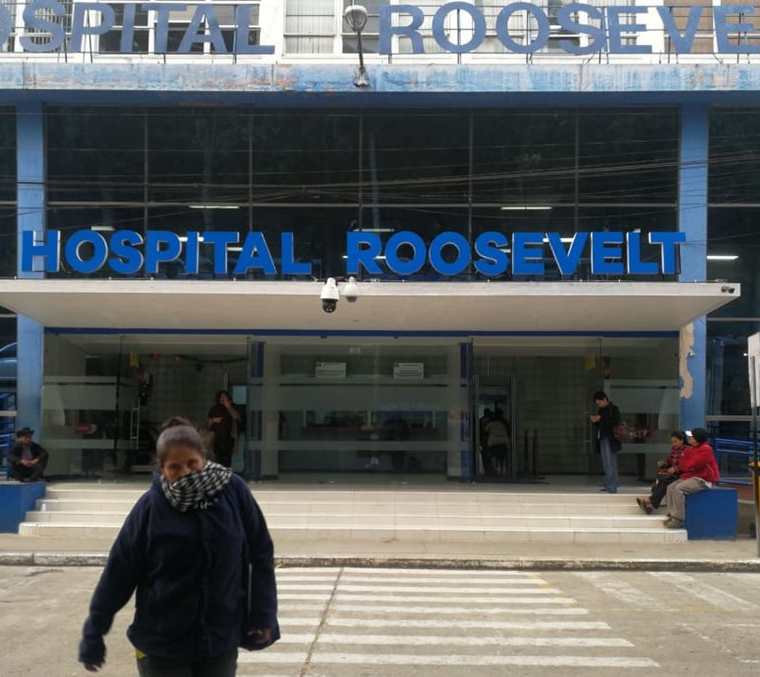 El Hospital Roosevelt fue uno de los primeros nosocomios en limitar el servicio en la consulta externa. (Foto Prensa Libre: Érick Ávila)