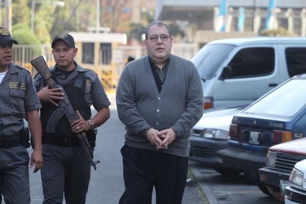 Una Sala de Apelaciones ratificó este miércoles la libertad anticipada del sacerdote Mario Orantes. (Foto Prensa Libre: Archivo)