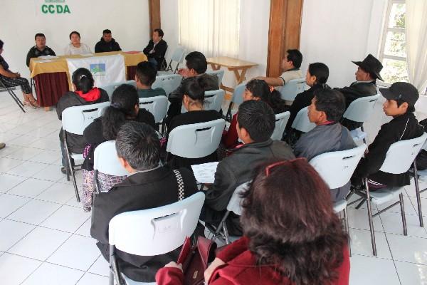 Miembros del Comité Campesino del Altiplano informan acerca del trabajo que efectúan.