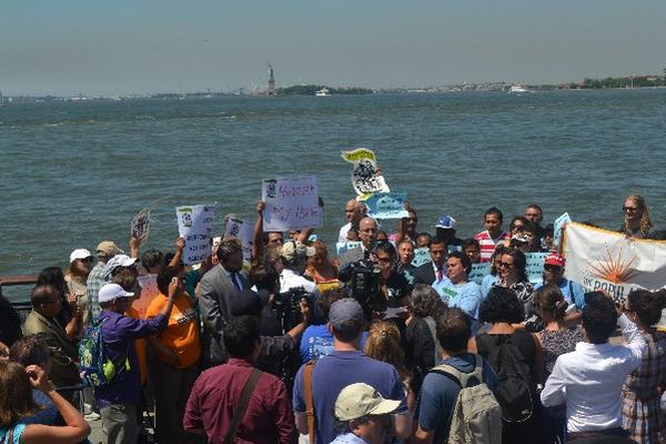 Lanzamiento de la campaña para otorgar 'ciudadanía' de Nueva York, a migrantes. (Foto Prensa Libre: EFE) <br _mce_bogus="1"/>