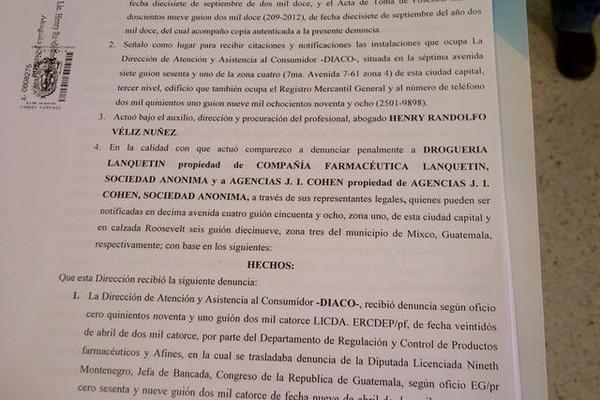 Denuncia que presentó la Diaco en el MP, contra dos farmacéuticas. (Foto Prensa Libre: Hugo Alvarado)<br _mce_bogus="1"/>