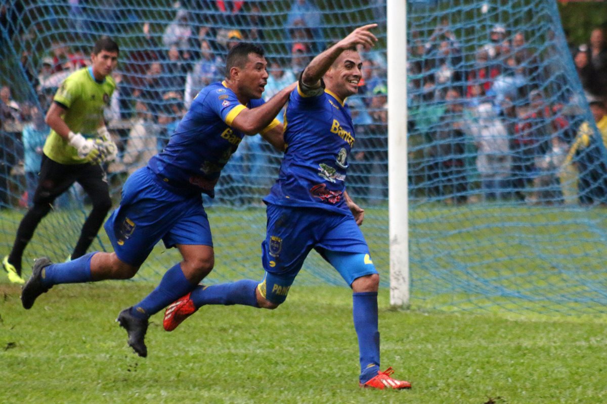 El delantero Francisco Ladogana dejó el plantel de los príncipes azules. (Foto Prensa Libre: Eduardo Sam)