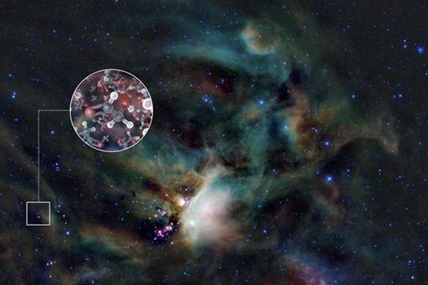 El radiotelescopio ALMA ha detectado moléculas de glicolaldehído, una forma simple de azúcar, en el gas que rodea a una joven estrella binaria con una masa similar al Sol a 400 años luz de la Tierra. (Foto Prensa Libre: ESO)