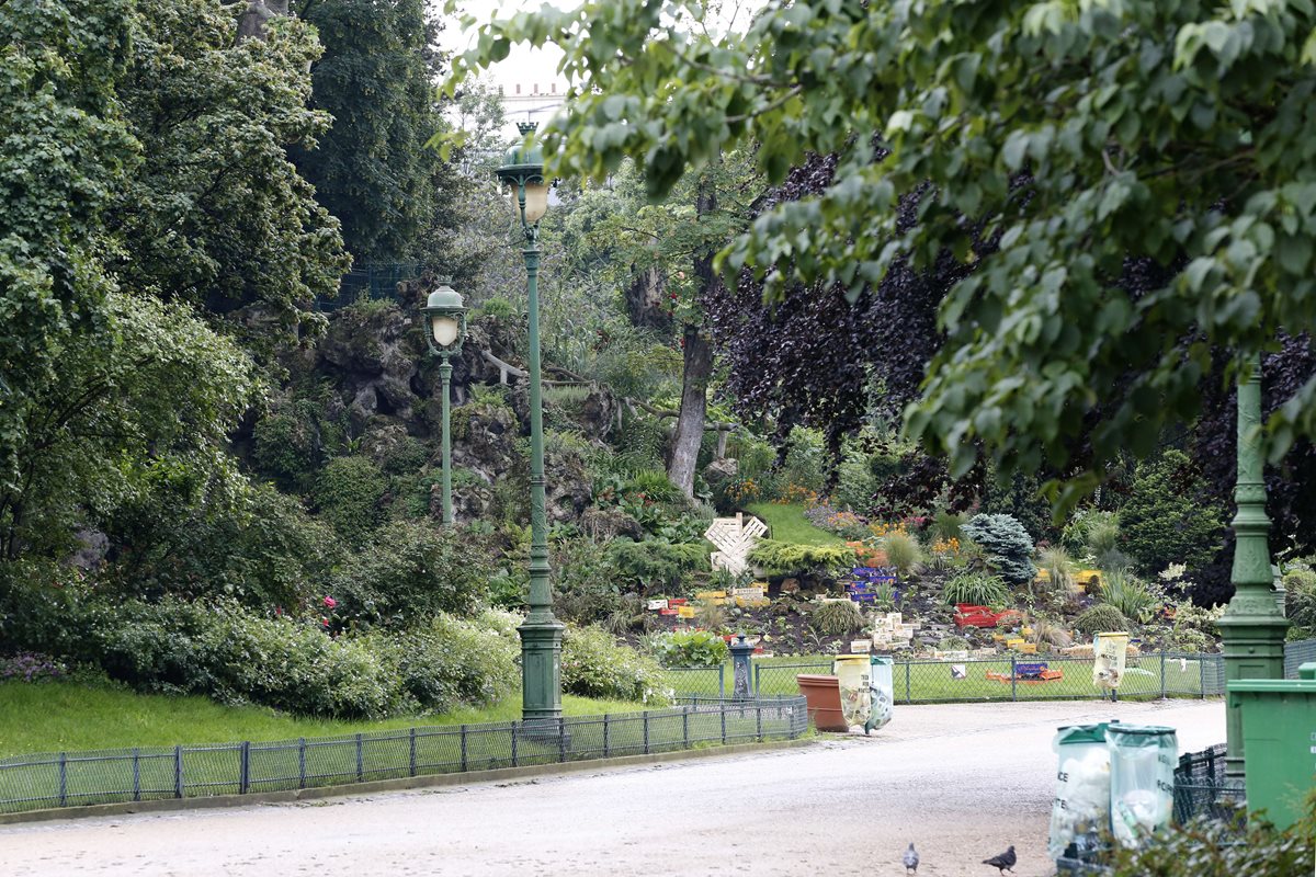 Parque Monceau, en París, Francia, donde un rayo lesionó a niños y adultos. (Foto Prensa Libre: AFP)