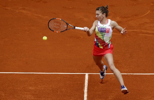 La tenista rumana Simona Halep disputará la final del abierto de Madrid. (Foto Prensa Libre: EFE)