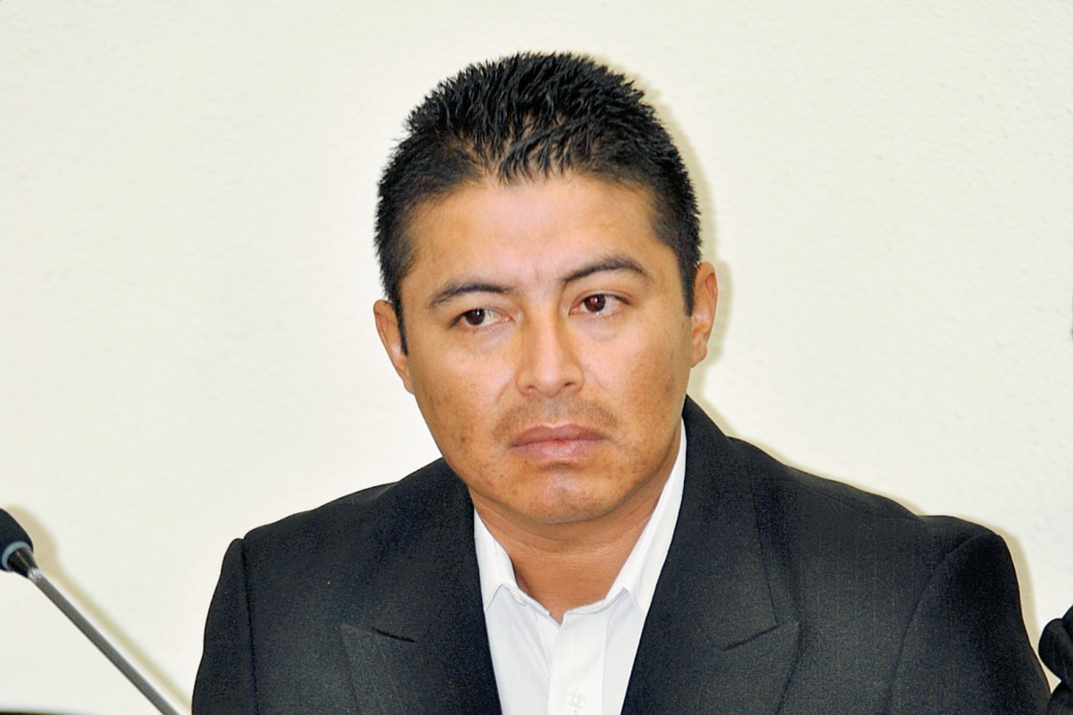 El subinspector  de la PNC Juan Carlos García Santizo es acusado de varios delitos en Quetzaltenango. (Foto Prensa Libre: Alejandra Martínez)