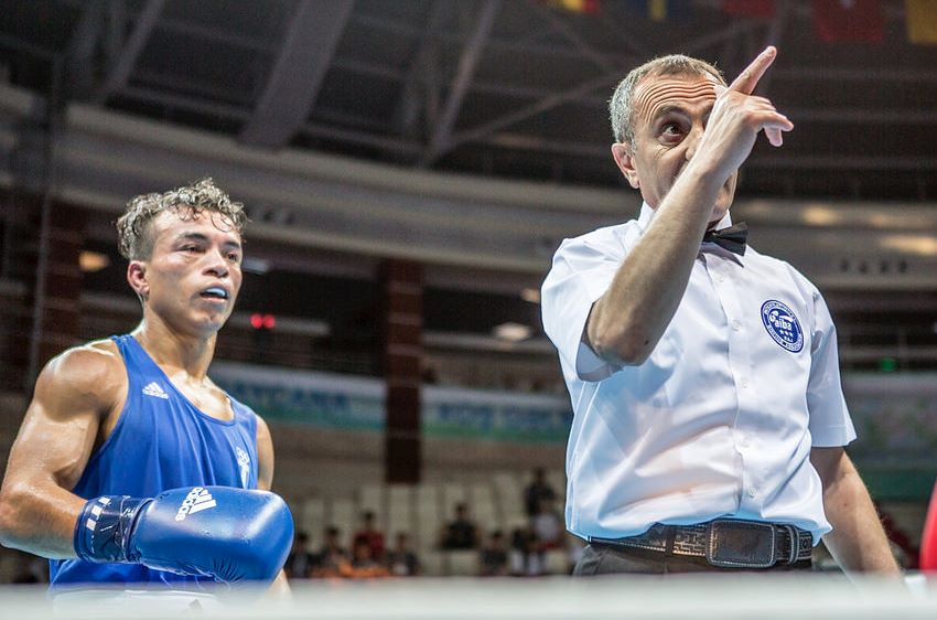 Juan Reyes (Azul) está a un combate de clasificar a las justas olímpicas de Río 2016. (Foto Prensa Libre: COG)