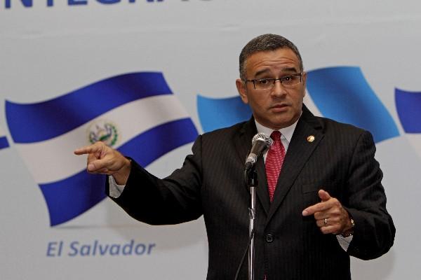 El presidente de El Salvador, Mauricio Funes, dijo que la economía crecería  2% al cierre del 2013. (Foto Prensa Libre: AP)