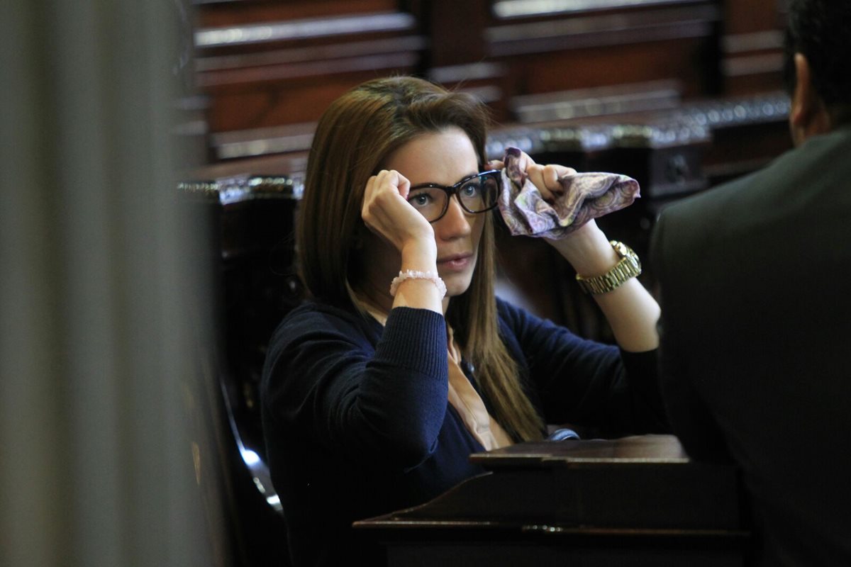 El Congreso no ratifica la renuncia de la diputada Daniela Beltranera quien fue juramentada el 27 de octubre pasado. (Foto Prensa Libre: Esbín García)