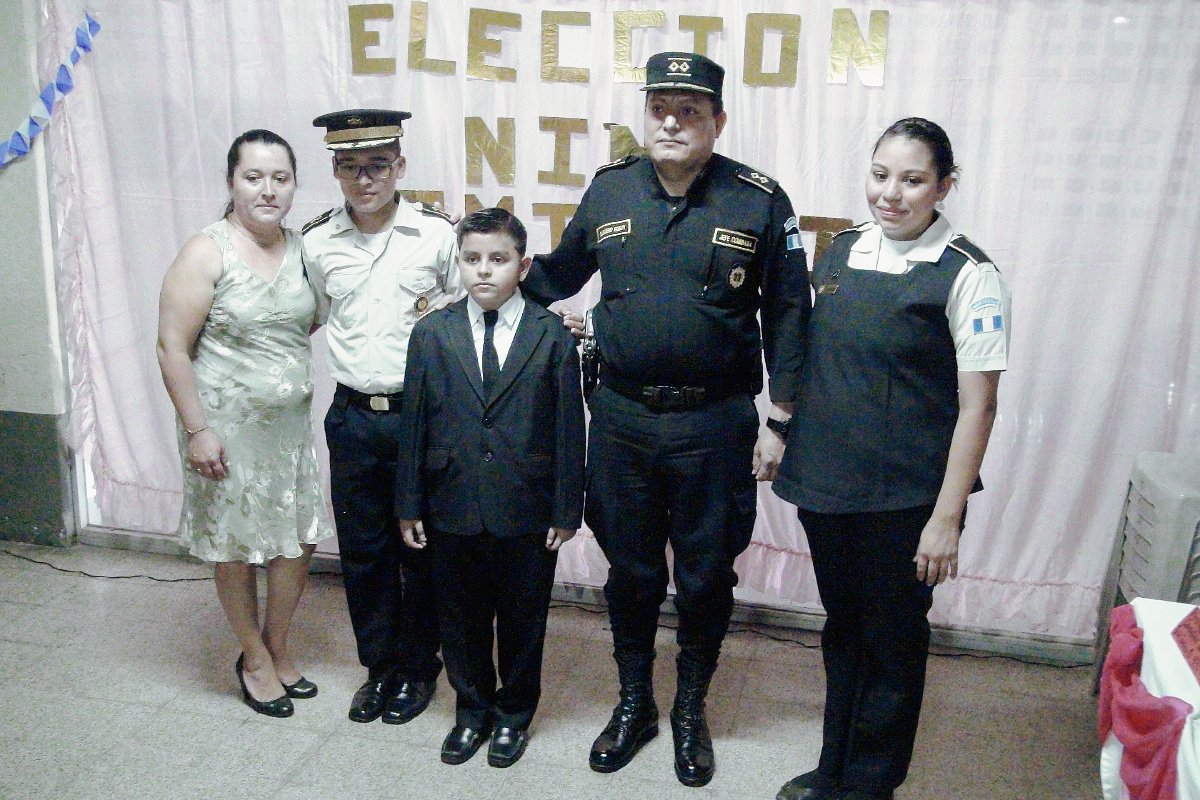 Por tercer  año consecutivo efectúa la Policía Nacional Civil, de Suchitepéquez, la actividad Niño comisario por un día. (Foto Prensa Libre: Melvin Jacinto)