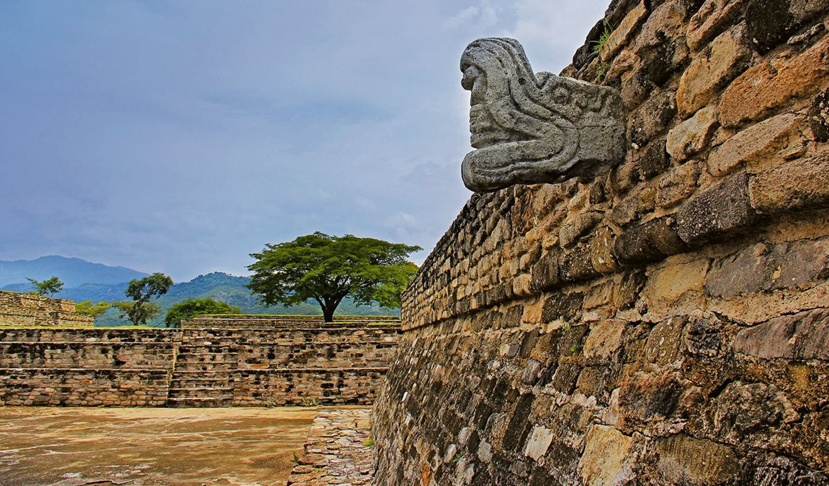 Mixco Viejo recibió el nombre de Jilotepeque al ser conquistado por los kaqchikeles.