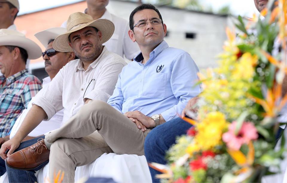 El presidente Jimmy Morales sostuvo una reunión con ganaderos y agroindustriales en Izabal (Foto: Gobierno de Guatemala)