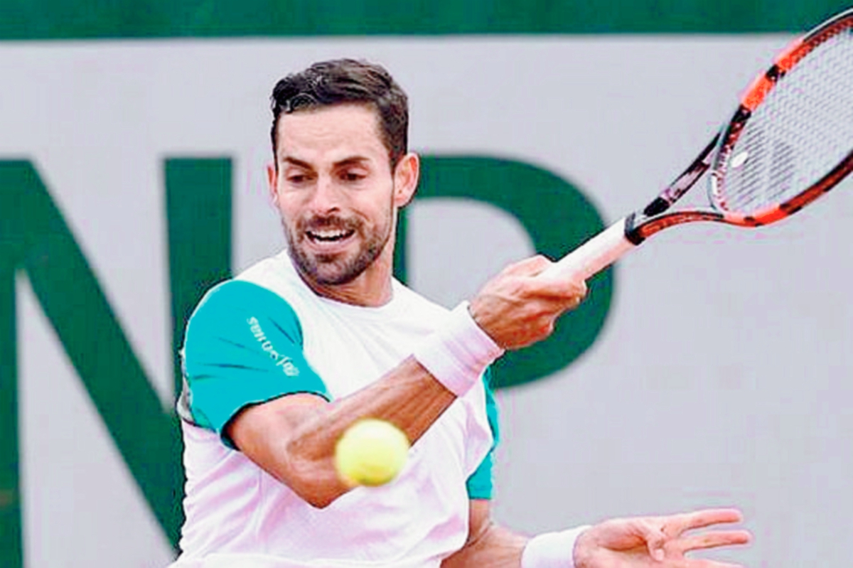 El colombiano Giraldo avanzó a la siguiente ronda en Nottingham. (Foto Prensa Libre: AFP)