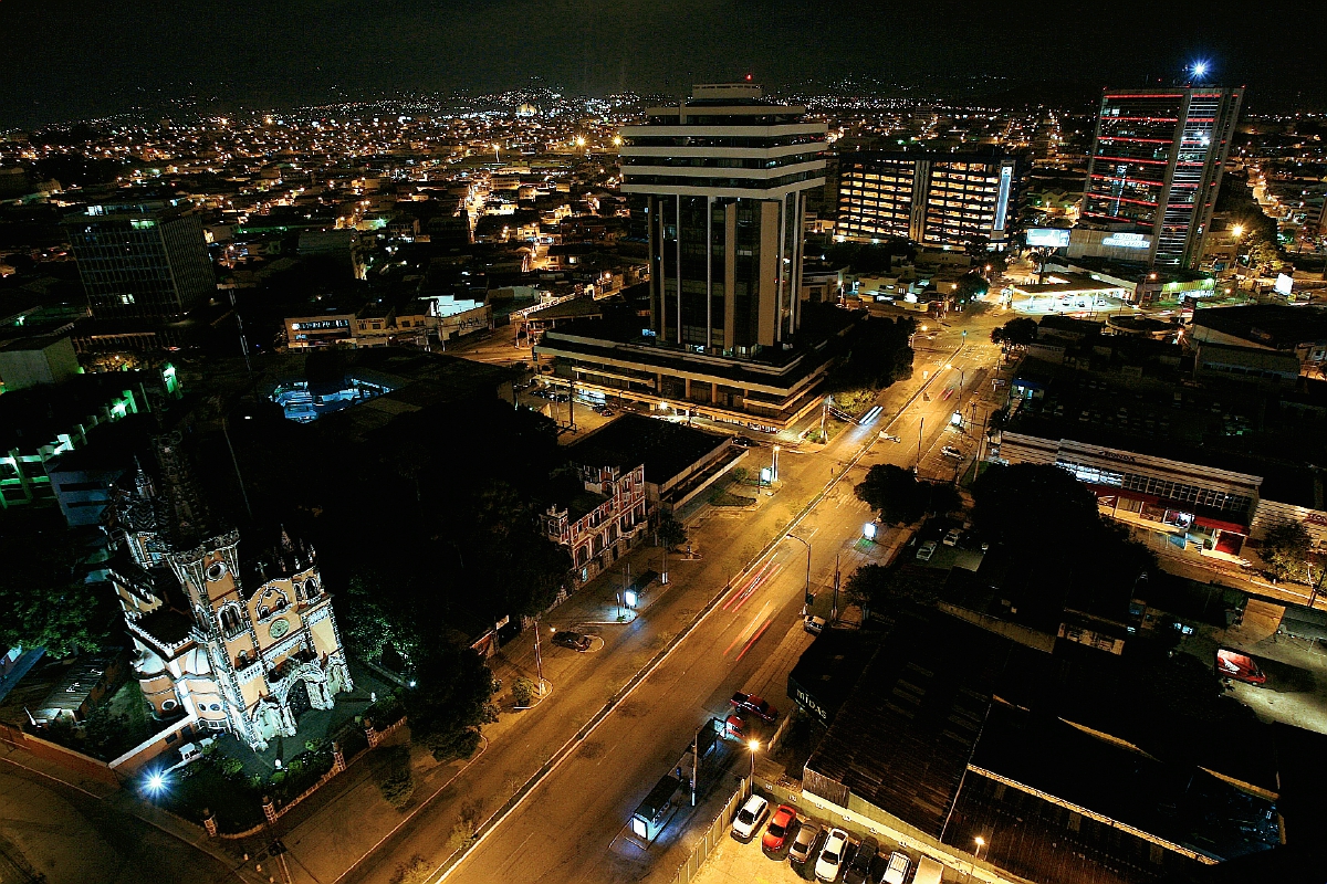 Algunas entidades de gobierno apagarán las luces por una hora. (Foto Prensa Libre: Hemeroteca)