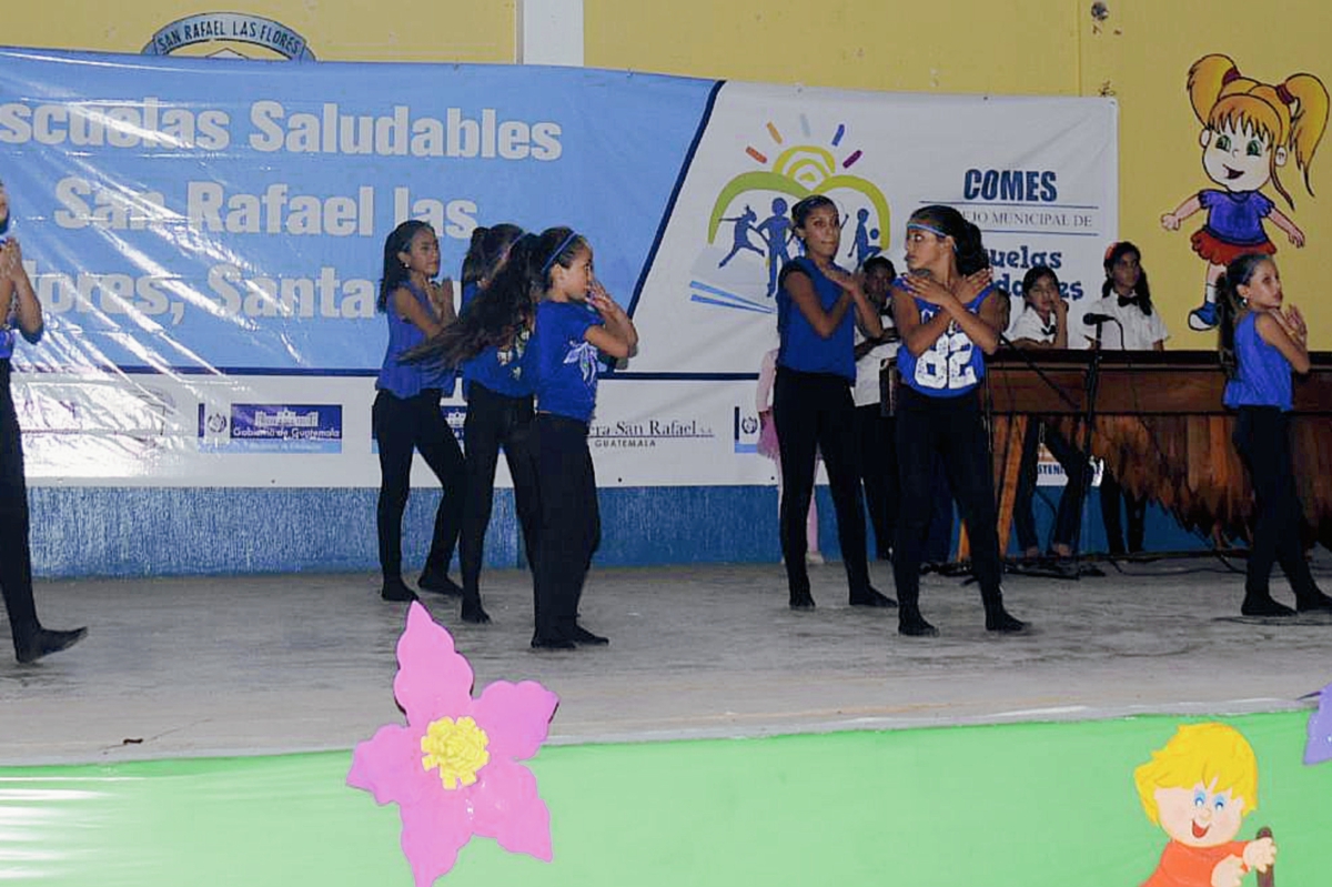 Diez escuelas    de    San Rafael Las Flores,  Santa Rosa, participan en el programa  Escuelas Saludables, que busca mejorar la calidad educativa.