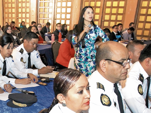 Pilar Ramírez, asesora legal del Programa ICMEC, emitió las recomendaciones a fiscales y policías al concluir el taller para combatir el abuso y explotación sexual infantil por medio de las redes sociales.