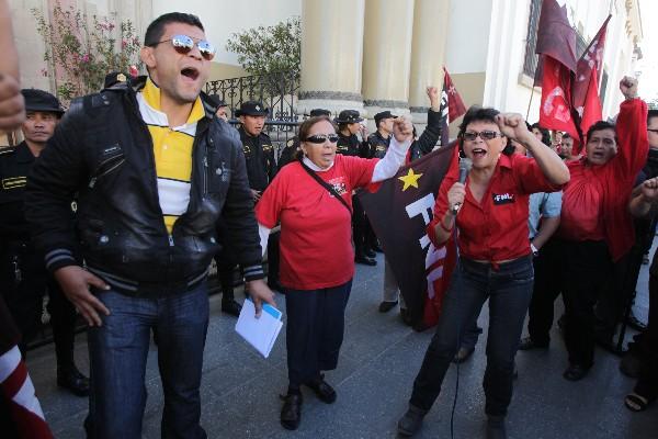 protesta frente a la Casa Presidencial.