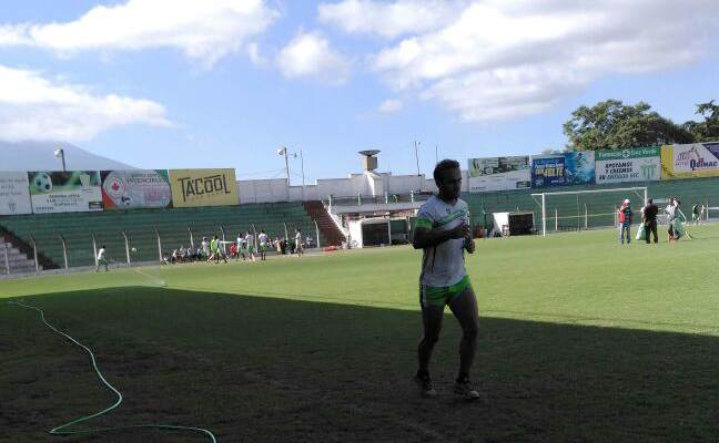 José Manuel Contreras durante el entrenamiento en el estadio Pensativo. (Foto Prensa Libre: cortesía La Red)