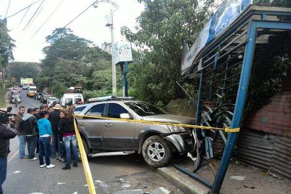 Desconocidos matan a balazos a prestamista en zona 18, carretera a San Pedro Ayampuc. (Foto Prensa Libre: E. Paredes) <br _mce_bogus="1"/>