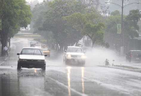 Primeras lluvias sel invierno se dejaron sentir este fin de semana. (Foto Prensa Libre: Archivo)