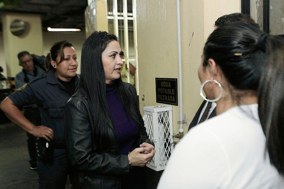 Marixa Lemus, alias la Patrona dijo al Tribunal haber apoyado a los partidos UNE y GANA. (Foto Prensa LIbre: Á. Interiano)