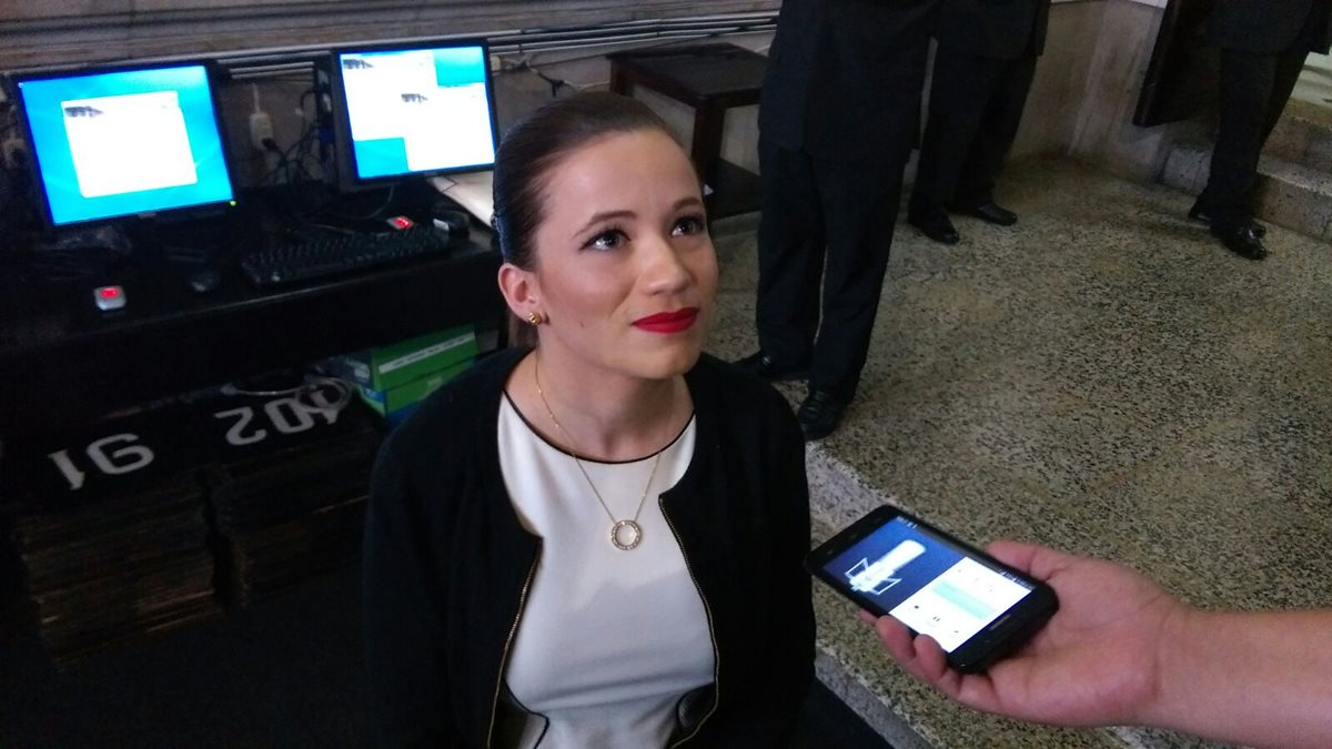 Daniela Beltranena, de 26 años, ocupa una curul por el Listado Nacional en el Partido Patriota. (Foto Prensa Libre: Jessica Gramajo)