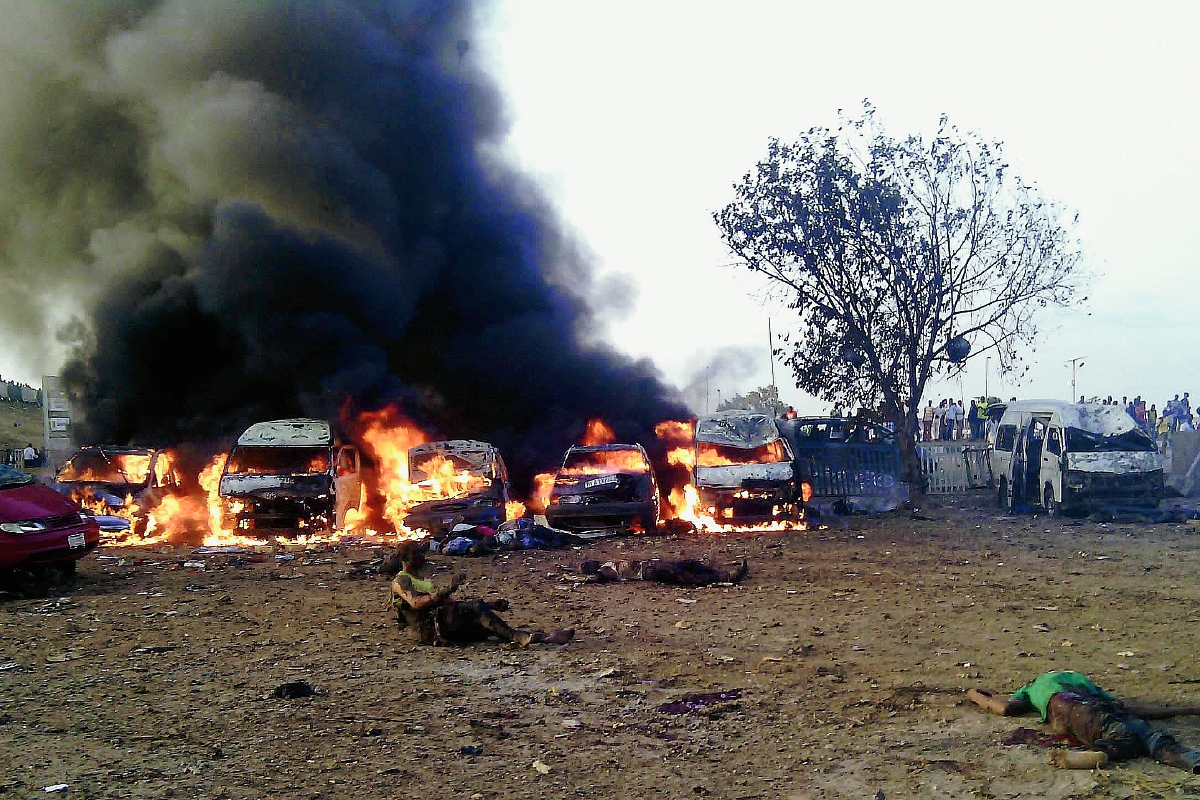 En abril del 2014 ocurrió un accidente similar en una estación de autobuses en Abuja, Nigeria. (Foto prensa LIbre:AFP).