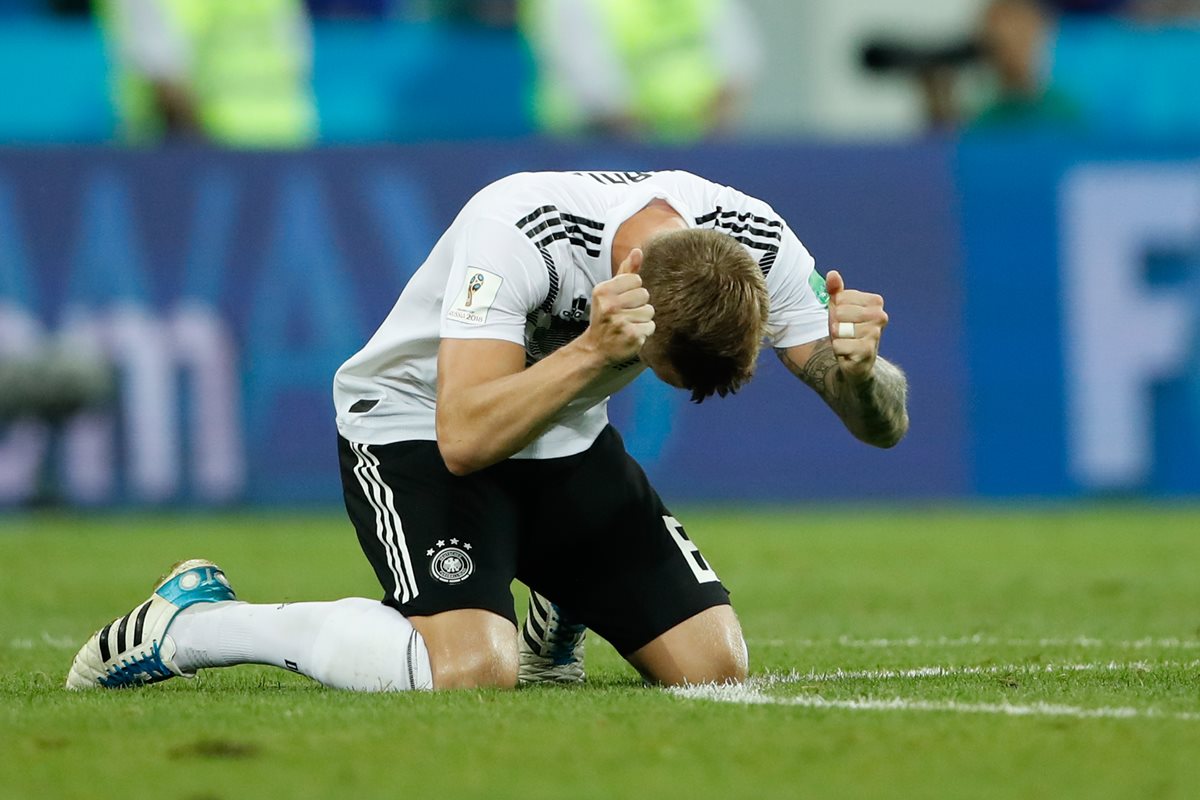 La emoción de Toni Kroos después de anotar un tanto determinante para la selección campeona del mundo. (Foto Prensa Libre: AFP)
