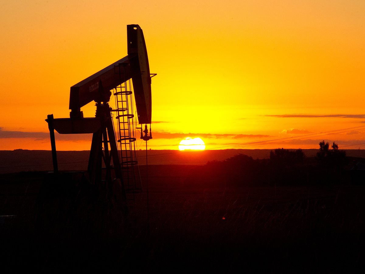 El precio del petróleo bajó US$0.49. (Foto Prensa Libre: AFP)