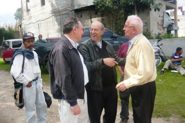 Carlos Enrique Trinidad Gómez,  se reunió con asambleístas de las 31 parroquias de San Marcos. (Foto Prensa Libre: Genner Guzmán).