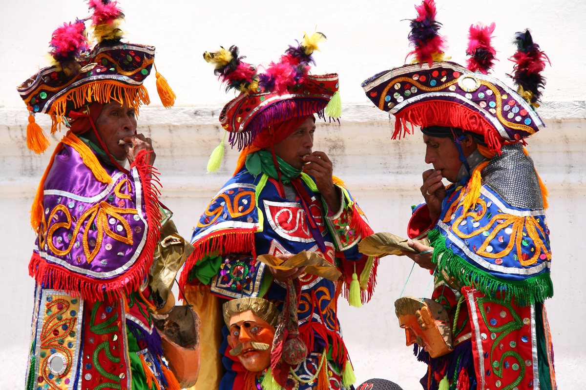 El baile de moros y cristianos es una tradición en algunas fiestas de Cobán (Foto Juan Carlos Lemus Dahinten)